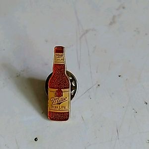 Vintage mint Miller highlife hat pin